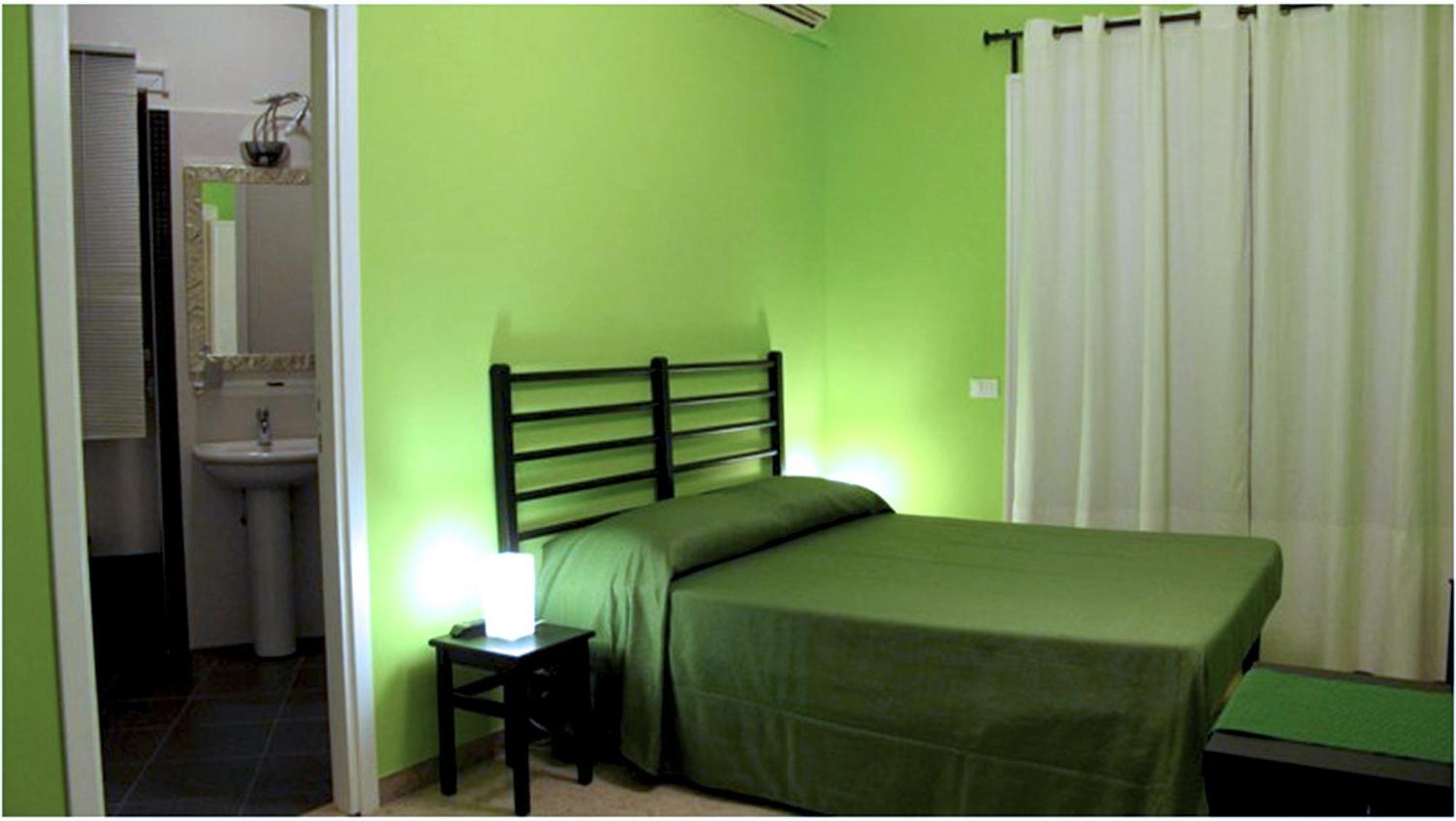 Arches Inn Rome Room photo