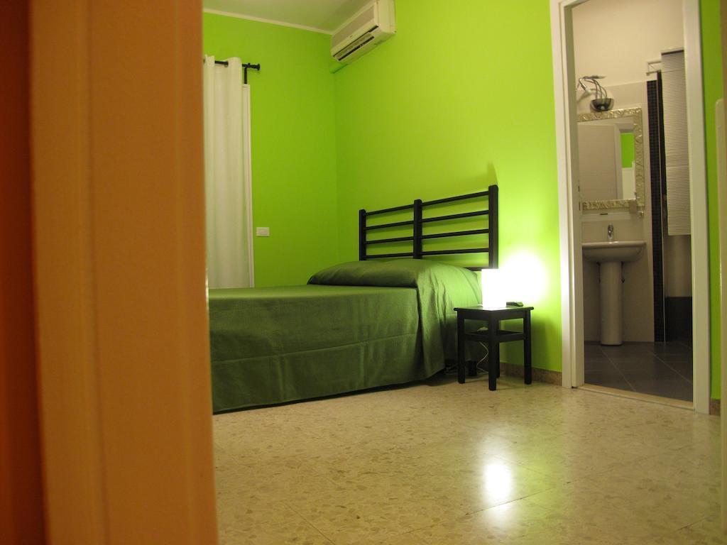 Arches Inn Rome Room photo